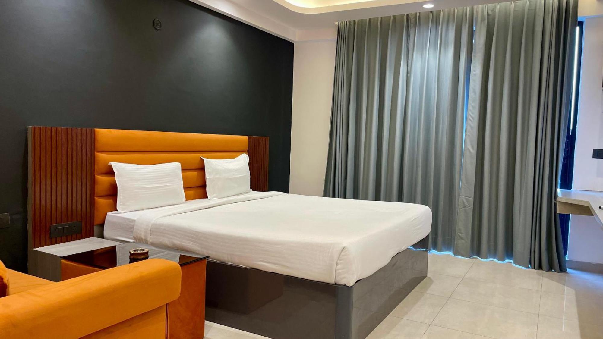 Hotel Maple Tree - Near Ekana Cricket Stadium - 勒克瑙 外观 照片
